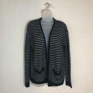 FOREVER 21 - B&W Striped Cardigan